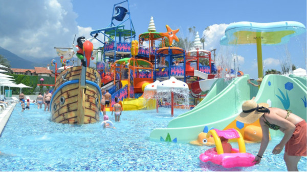 想要降低水上樂園運維費用，設(shè)備選擇是關(guān)鍵！